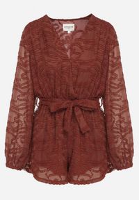 Born2be - Brązowy Krótki Kombinezon z Siateczkowymi Rękawami i Wiązanym Paskiem Zenalea. Okazja: na imprezę, na randkę. Kolor: brązowy. Długość: krótkie. Styl: elegancki #6
