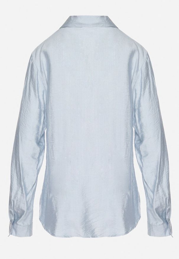 Born2be - Jasnoniebieska Koszula Oversize z Rękawami z Możliwością Podpięcia Sorria. Okazja: na co dzień. Kolor: niebieski. Materiał: jeans. Długość rękawa: długi rękaw. Długość: długie. Styl: elegancki, klasyczny, casual