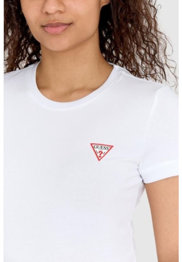 Guess - GUESS Biały damski t-shirt bawełniany Mini Triangle Tee, Rozmiar XS. Kolor: biały. Materiał: bawełna