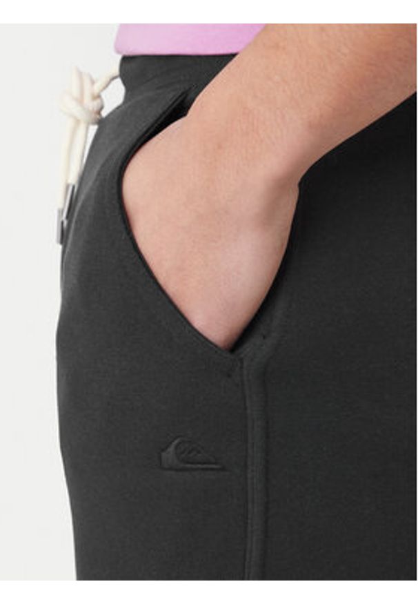 Quiksilver Szorty sportowe Salt Water EQYFB03392 Czarny Regular Fit. Kolor: czarny. Materiał: bawełna. Styl: sportowy