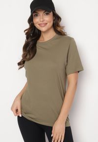 Born2be - Zielona Bawełniana Koszulka Klasyczna Kelnadia. Kolor: zielony. Materiał: bawełna. Styl: klasyczny #7
