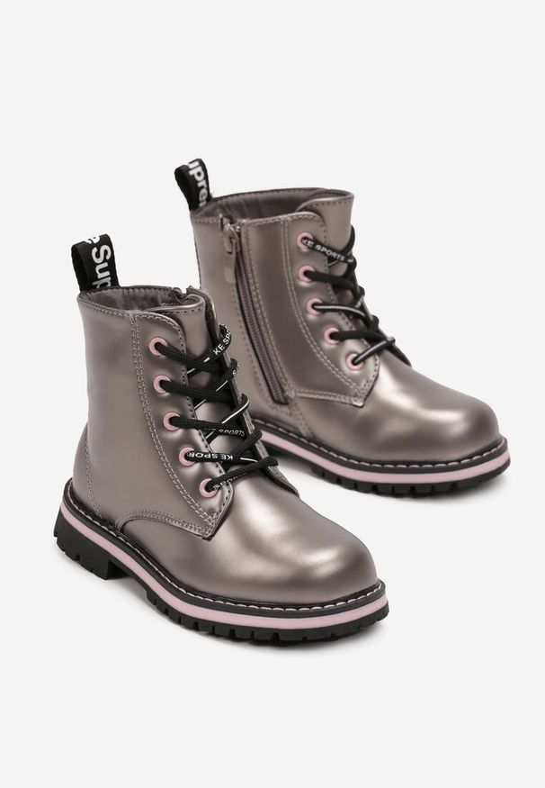 Born2be - Srebrne Botki Metaliczne Jaylee. Wysokość cholewki: za kostkę. Zapięcie: zamek. Kolor: srebrny. Szerokość cholewki: normalna. Styl: elegancki