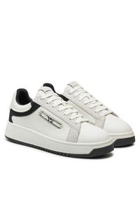 Emporio Armani Sneakersy X3X024 XR222 C679 Biały. Kolor: biały. Materiał: skóra #5