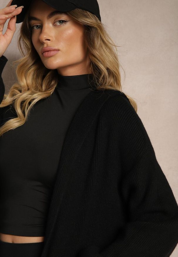 Renee - Czarny Nierozpinany Kardigan z Kapturem ze Ściągaczami przy Rękawach Giselda. Okazja: na co dzień. Typ kołnierza: kaptur. Kolor: czarny. Długość rękawa: długi rękaw. Długość: długie. Styl: elegancki, casual