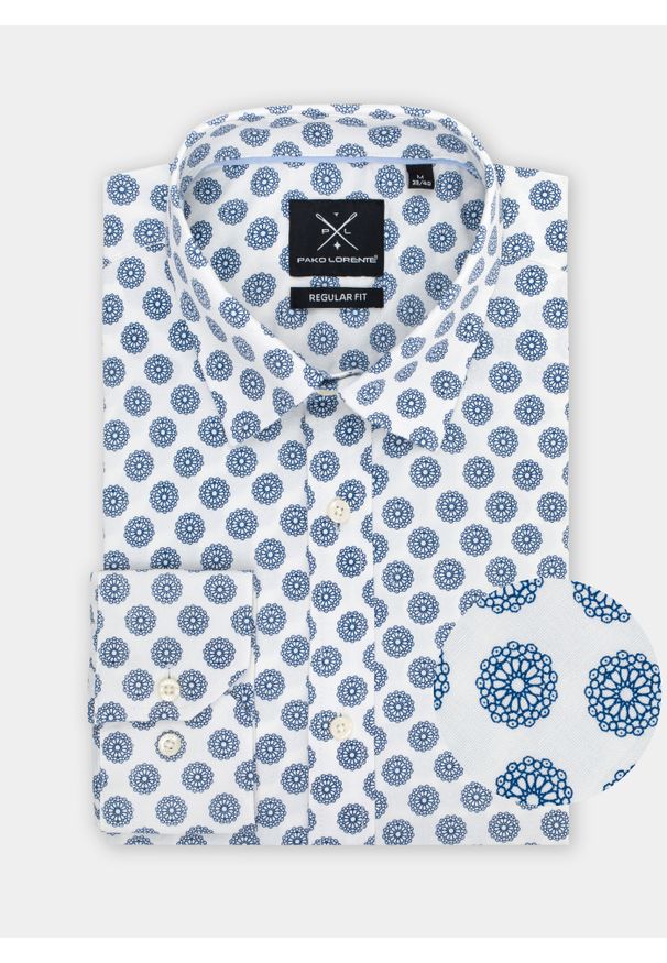 Pako Lorente - PAKO LORENTE – Biała koszula męska w niebieski wzór P21WF-1X-149-B. Typ kołnierza: kołnierzyk klasyczny. Kolor: niebieski, biały, wielokolorowy. Materiał: elastan, bawełna. Długość rękawa: długi rękaw. Długość: długie. Styl: klasyczny