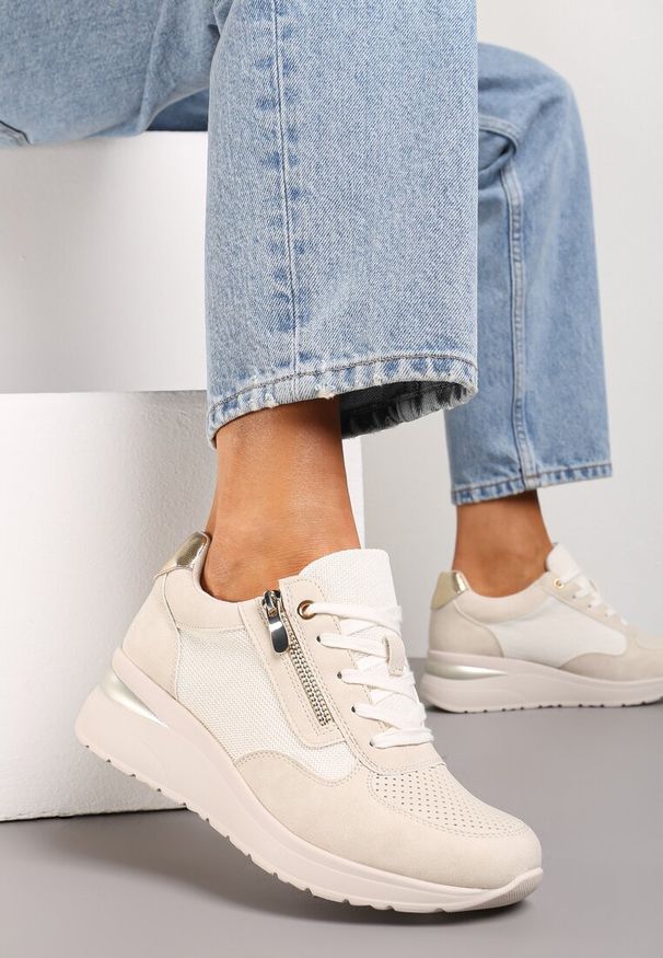 Born2be - Beżowe Sneakersy na Koturnie z Suwakiem i Metalicznymi Wstawkami Xeniria. Kolor: beżowy. Obcas: na koturnie