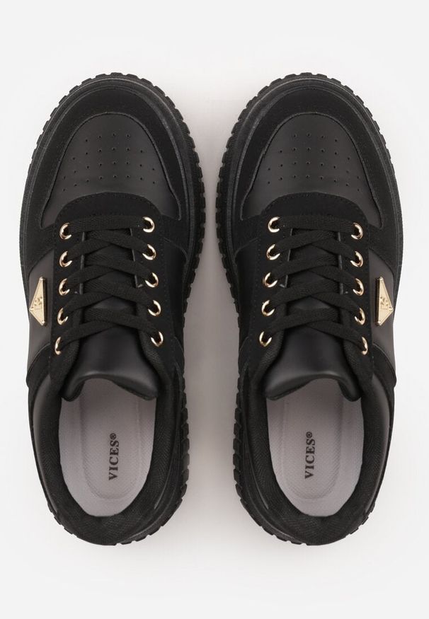 Renee - Czarne Chunky Sneakersy z Trójkątną Aplikacją VICES na Platformie Cezaline. Kolor: czarny. Materiał: jeans. Wzór: aplikacja. Obcas: na platformie