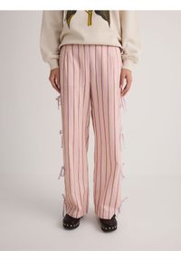 Reserved - Spodnie w paski - wielobarwny. Materiał: bawełna. Wzór: paski #1