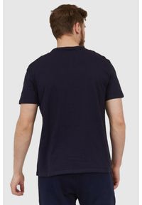 Armani Exchange - ARMANI EXCHANGE Granatowy t-shirt męski z dużym logo. Kolor: niebieski. Materiał: prążkowany