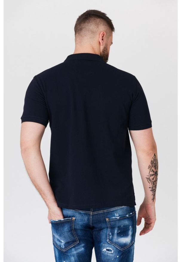 Guess - GUESS Granatowa męska koszulka polo z lampasami, Rozmiar S. Typ kołnierza: polo. Kolor: niebieski. Materiał: prążkowany. Długość rękawa: krótki rękaw. Wzór: aplikacja