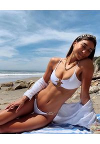 BEACH BUNNY - Biały top od bikini Lexie Bralette. Kolor: biały #3