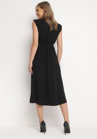 Born2be - Czarna Sukienka Midi z Ozdobnym Węzłem przy Dekolcie i Rozcięciem Sastama. Kolor: czarny. Długość: midi #3