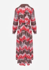 Born2be - Czerwona Sukienka Nephohsa. Kolor: czerwony. Materiał: materiał. Długość rękawa: długi rękaw. Typ sukienki: koszulowe. Styl: elegancki. Długość: maxi #4