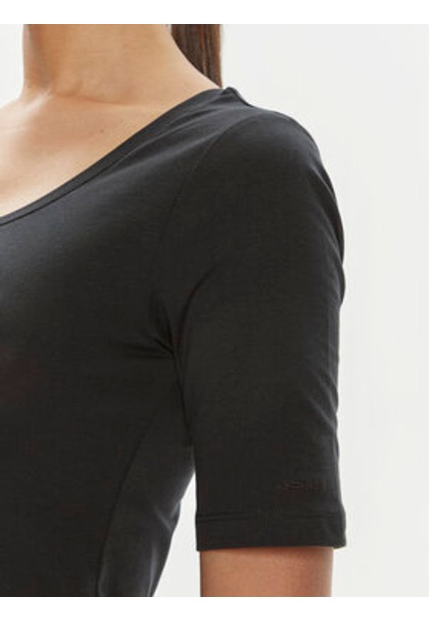 GANT - Gant T-Shirt 4203491 Czarny Slim Fit. Kolor: czarny. Materiał: bawełna