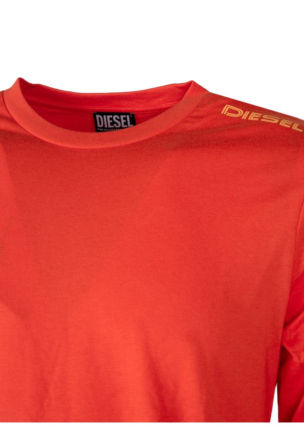 Diesel Longsleeve "Just" | A067680GRAM | Mężczyzna | Pomarańczowy. Kolor: pomarańczowy. Materiał: bawełna, poliester. Długość rękawa: długi rękaw. Długość: długie. Wzór: jednolity, nadruk. Styl: elegancki