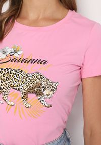 Born2be - Różowy T-shirt z Bawełny z Nadrukiem Pantery Yelfea. Okazja: na co dzień. Kolor: różowy. Materiał: bawełna. Wzór: nadruk, motyw zwierzęcy. Styl: casual, elegancki #6