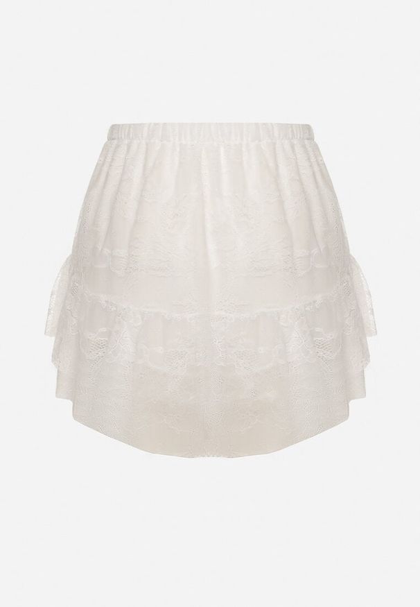 Born2be - Białe Spódnico-Szorty z Koronki z Wiskozą Voreta. Okazja: na co dzień. Kolor: biały. Materiał: wiskoza, koronka. Wzór: koronka. Styl: casual, elegancki