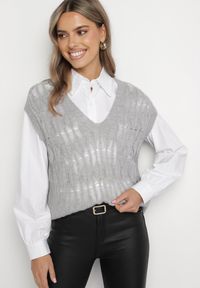 Born2be - Biała Koszula o Klasycznym Fasonie z Dzianinową Kamizelką Irinellea. Kolor: biały. Materiał: dzianina. Styl: klasyczny #6