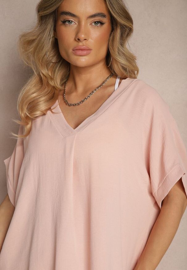 Renee - Różowy Bawełniany Komplet Spodnie o Szerokim Kroju i T-shirt Oversize Seltebis. Kolor: różowy. Materiał: bawełna. Wzór: gładki, aplikacja, kolorowy