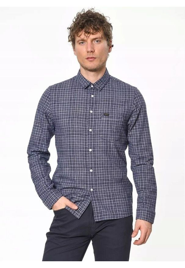 Lee - LEE SLIM BUTTON DOWN MĘSKA KOSZULA MATERIAŁOWA W KRATĘ NIGHT SKY L66XZHSJ 112116835. Typ kołnierza: button down. Materiał: materiał