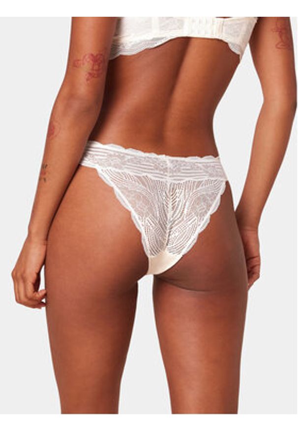 Triumph Figi brazylijskie Lift Smart 10215908 Écru. Kolor: kremowy. Materiał: syntetyk