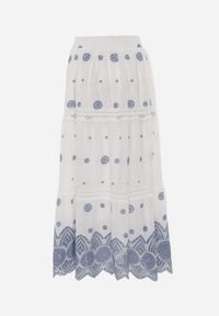 Renee - Biało-Niebieska Bawełniana Spódnica Casual w Stylu Boho Ozdobiona Wycięciami i Haftowanymi Wzorami Hermat. Okazja: na co dzień. Stan: podwyższony. Kolor: niebieski. Materiał: bawełna. Wzór: aplikacja, haft. Styl: casual, boho #7