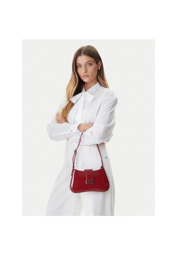 Torebka Emporio Armani. Kolor: czerwony