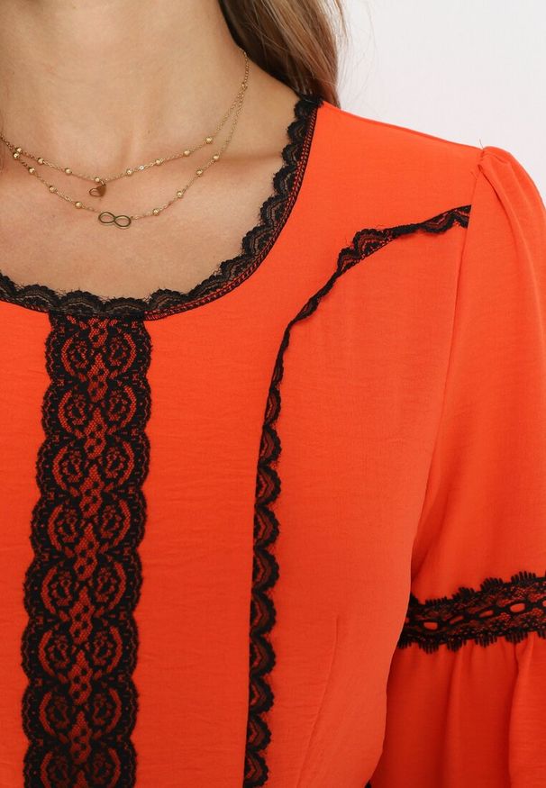 Born2be - Pomarańczowa Rozkloszowana Sukienka Maxi Ozdobiona Koronką z Mankietami Nimaga. Kolor: pomarańczowy. Materiał: koronka. Wzór: aplikacja, koronka. Długość: maxi