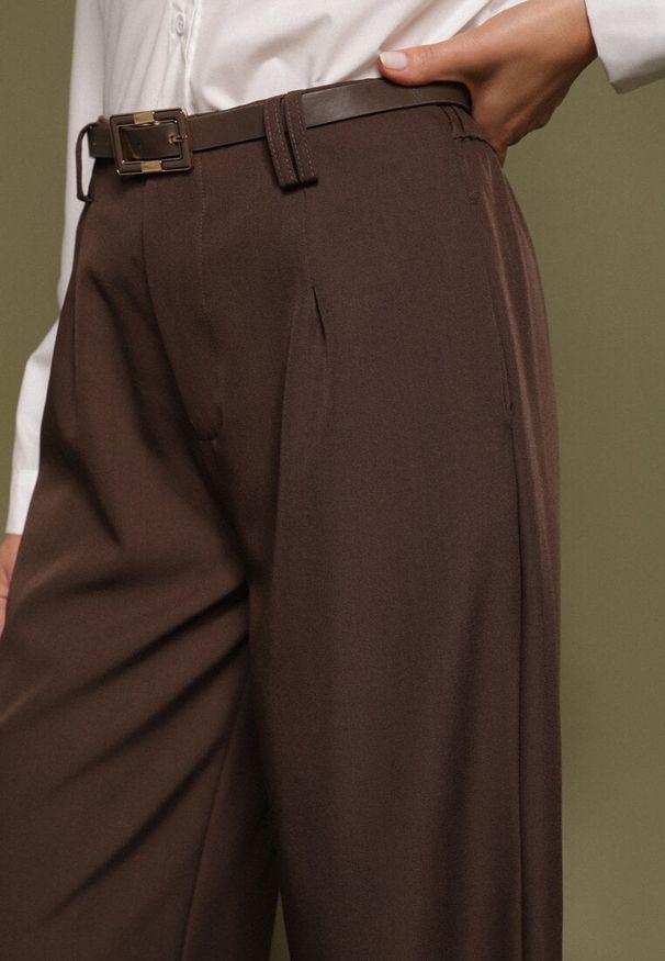 Born2be - Brązowe Garniturowe Spodnie o Szerokim Kroju z Paskiem Corrive. Stan: podwyższony. Kolor: brązowy. Styl: klasyczny, elegancki