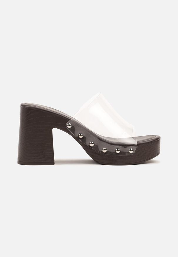 Renee - Brązowe Transparentne Klapki na Obcasie i Platformie z Nitami Rivfia. Okazja: na co dzień. Kolor: brązowy. Materiał: jeans. Obcas: na obcasie. Styl: klasyczny, elegancki, rockowy, casual. Wysokość obcasa: średni