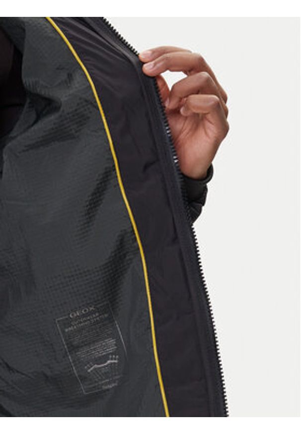 Geox Kurtka zimowa Spherica M5629C T3284 F9000 Czarny Regular Fit. Kolor: czarny. Materiał: syntetyk. Sezon: zima