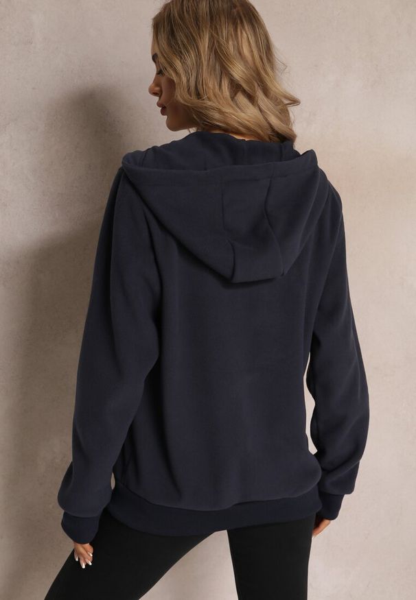Renee - Granatowa Sportowa Bluza Zapinana na Suwak z Haftowanym Napisem Kelso. Kolor: niebieski. Materiał: bawełna. Wzór: napisy, haft. Styl: sportowy