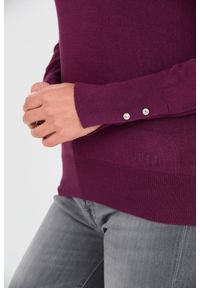 Guess - GUESS Bordowy damski cienki sweter. Kolor: czerwony #3