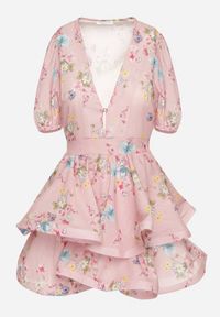 Born2be - Różowa Bawełniana Sukienka w Kwiaty o Rozkloszowanym Kroju z Falbankami Norittia. Okazja: na co dzień. Typ kołnierza: kołnierz z falbankami. Kolor: różowy. Materiał: bawełna. Długość rękawa: krótki rękaw. Wzór: kwiaty. Styl: elegancki, casual #4