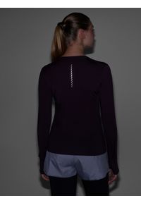 4f - 4F Longsleeve do biegania szybkoschnący damski - fioletowy M. Kolor: fioletowy. Materiał: włókno, elastan, dzianina, materiał, syntetyk. Długość rękawa: długi rękaw. Długość: krótkie. Wzór: gładki, nadruk, ze splotem. Sport: bieganie, fitness