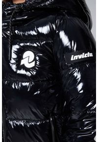 Invicta - INVICTA Błyszcząca krótka kurtka puchowa damska z kapturem, Rozmiar S. Typ kołnierza: kaptur. Kolor: czarny. Materiał: puch. Długość: krótkie