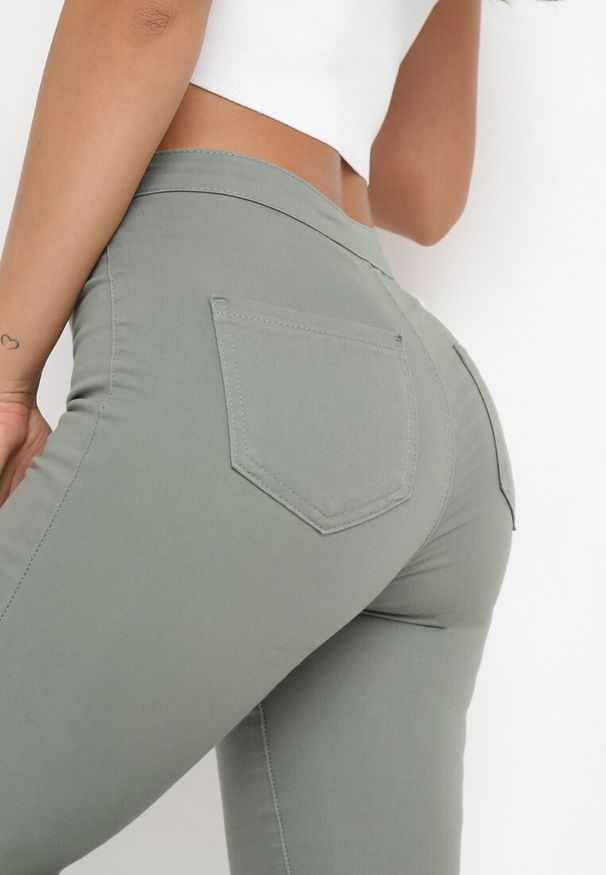 Born2be - Zielone Spodnie Skinny Biscova. Kolor: zielony. Styl: elegancki