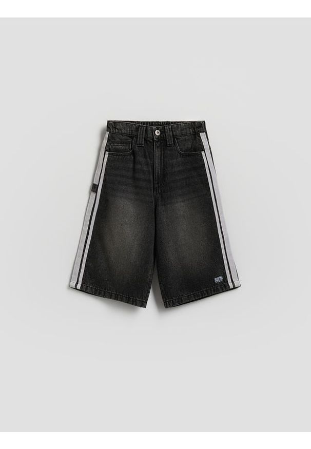 Reserved - Jeansowe szorty - czarny. Kolor: czarny. Materiał: jeans