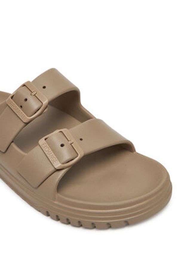 Armani Exchange Klapki XUP015 XV821 01827 Brązowy. Kolor: brązowy. Materiał: syntetyk