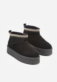 Born2be - Czarne Śniegowce na Grubej Podeszwie Zdobione Haftem Sewnella. Okazja: na co dzień. Zapięcie: bez zapięcia. Kolor: czarny. Materiał: jeans. Wzór: aplikacja, haft. Sezon: zima, jesień. Styl: casual #5