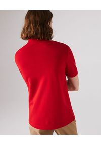 Lacoste - LACOSTE - Czerwony t-shirt polo z bawełnianej piki Regular Fit. Typ kołnierza: polo. Kolor: czerwony. Materiał: bawełna #3