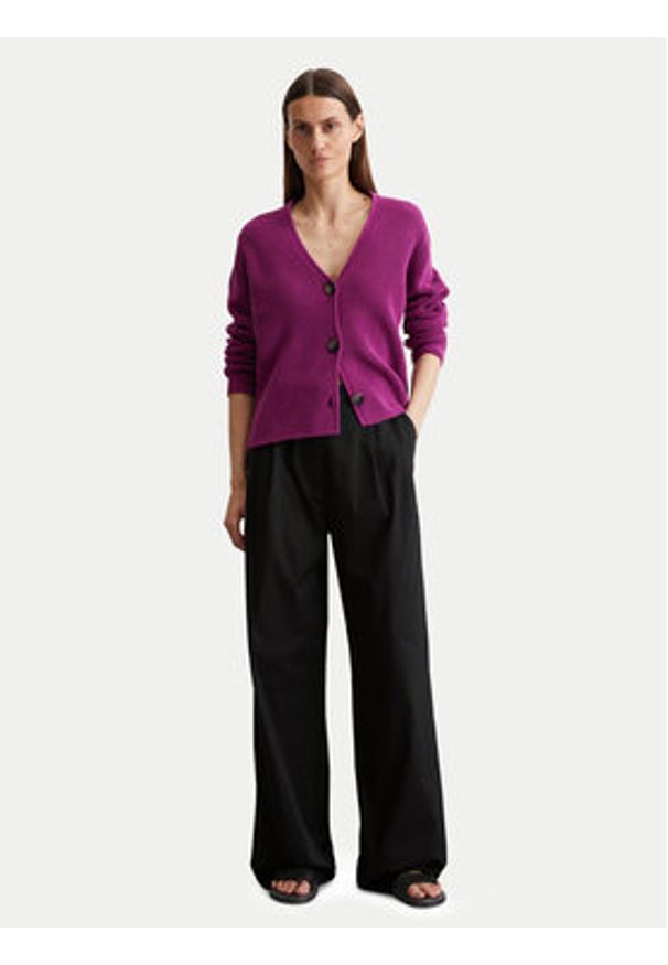 Marc O'Polo Kardigan 506 6059 61069 Fioletowy Relaxed Fit. Typ kołnierza: polo. Kolor: fioletowy. Materiał: bawełna