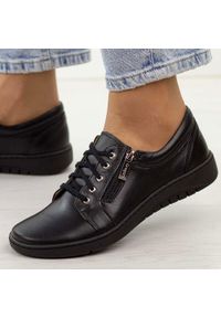 Czarne Polskie półbuty damskie Gregors 747. Okazja: na co dzień. Zapięcie: sznurówki. Kolor: czarny. Materiał: skóra. Szerokość cholewki: normalna. Sezon: wiosna, jesień. Styl: casual, elegancki, klasyczny #1