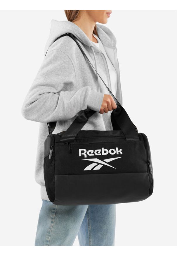 Reebok Torba sportowa RBK-035-CCC-05 Czarny. Kolor: czarny. Materiał: poliester