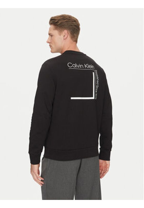 Calvin Klein Bluza Linear Box Logo K10K114259 Czarny Regular Fit. Kolor: czarny. Materiał: bawełna