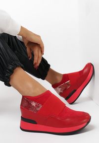 Born2be - Czerwone Sneakersy Mapeloris. Wysokość cholewki: przed kostkę. Kolor: czerwony. Materiał: skóra. Szerokość cholewki: normalna. Obcas: na koturnie #1