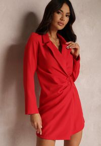Renee - Czerwona Sukienka Semiche. Kolor: czerwony. Materiał: lakier. Typ sukienki: proste, kopertowe. Styl: elegancki, wizytowy. Długość: mini