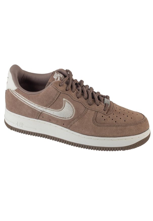 Nike - Buty sportowe Sneakersy męskie, Air Force 1 '07 Lv8. Kolor: brązowy. Model: Nike Air Force. Sport: turystyka piesza
