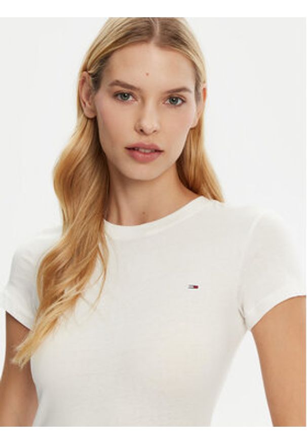 Tommy Jeans T-Shirt DW0DW20459 Biały Slim Fit. Kolor: biały. Materiał: bawełna