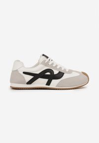 Born2be - Białe Sneakersy Ozdobione Geometrycznym Motywem Ardetia. Okazja: na co dzień. Kolor: biały. Materiał: jeans. Wzór: aplikacja, geometria